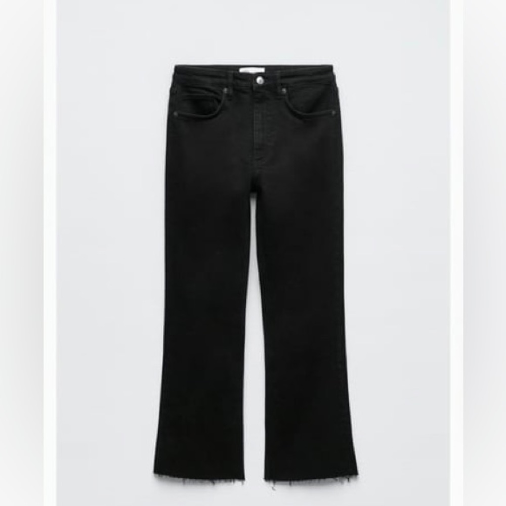 Zara TRF MID-RISE FLARE CROPPED JEANS in Black